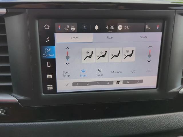 2023 Chrysler Voyager LX