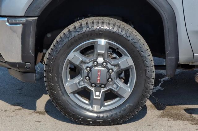2025 GMC Sierra 2500HD 4WD Crew Cab Standard Bed SLT
