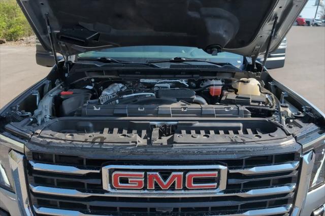 2025 GMC Sierra 2500HD 4WD Crew Cab Standard Bed SLT