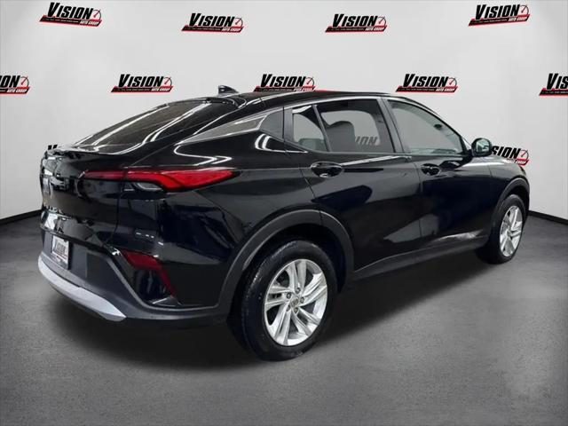 2025 Buick NV Preferred FWD