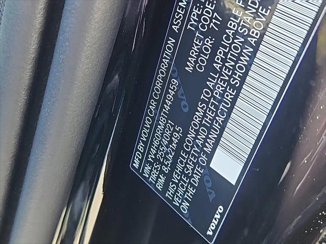 2026 Volvo XC60 Plug-In Hybrid Ultra, T8 AWD Electric/Gasoline, Dark