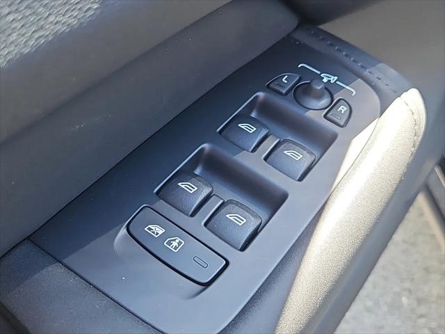2026 Volvo XC60 Plug-In Hybrid Ultra, T8 AWD Electric/Gasoline, Dark