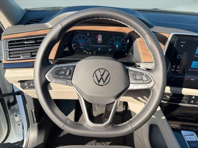 2026 Volkswagen Atlas SE with Technology