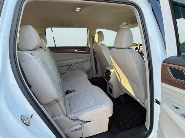 2026 Volkswagen Atlas SE with Technology
