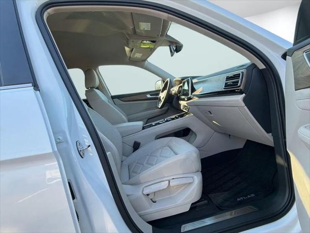 2026 Volkswagen Atlas SE with Technology