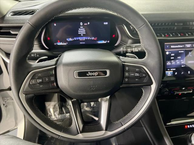 2023 Jeep Grand Cherokee L Laredo 4x4