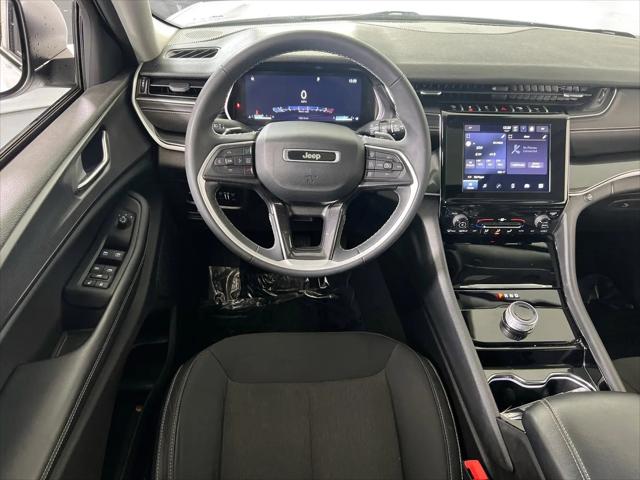 2023 Jeep Grand Cherokee L Laredo 4x4