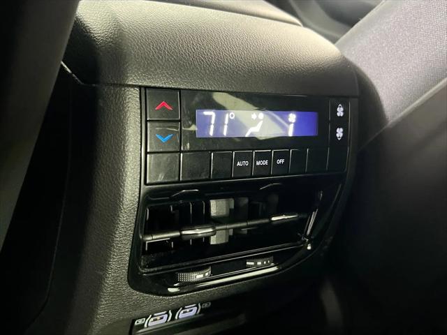 2023 Jeep Grand Cherokee L Laredo 4x4