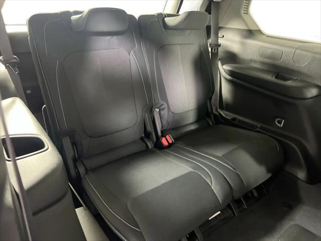 2023 Jeep Grand Cherokee L Laredo 4x4