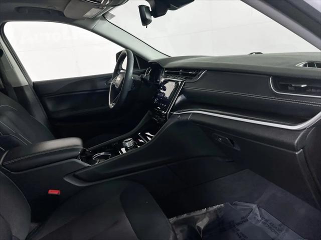2023 Jeep Grand Cherokee L Laredo 4x4