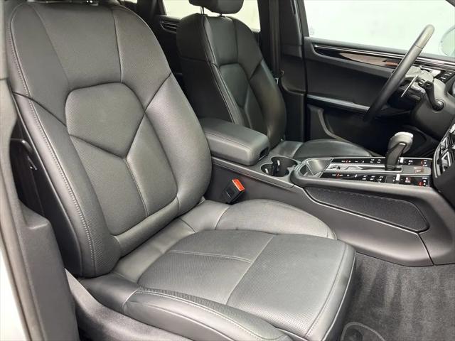 2025 Porsche Macan T