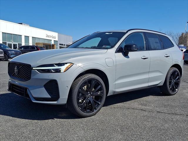 2026 Volvo XC60 Plug-In Hybrid Black Edition Ultra, T8 AWD Electric/Gasoline, Dark
