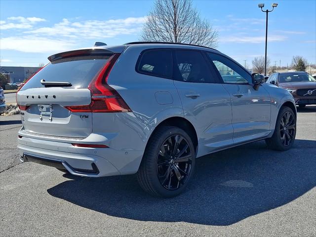 2026 Volvo XC60 Plug-In Hybrid Black Edition Ultra, T8 AWD Electric/Gasoline, Dark