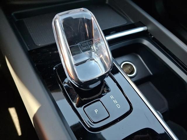2026 Volvo XC60 Plug-In Hybrid Black Edition Ultra, T8 AWD Electric/Gasoline, Dark