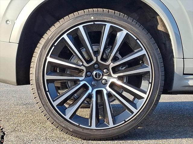 2026 Volvo XC90 Ultra Dark Theme, B6 AWD Gas (mild hybrid), Gasoline, 6 Seats
