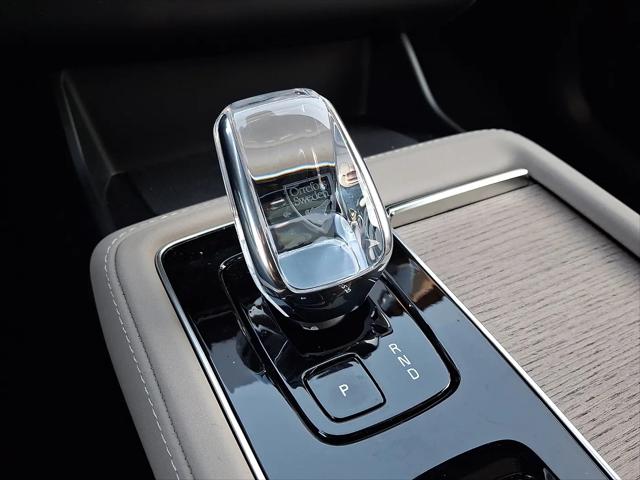 2026 Volvo XC90 Ultra Dark Theme, B6 AWD Gas (mild hybrid), Gasoline, 6 Seats