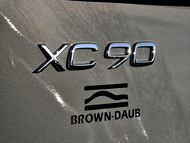 2026 Volvo XC90 Ultra Dark Theme, B6 AWD Gas (mild hybrid), Gasoline, 6 Seats