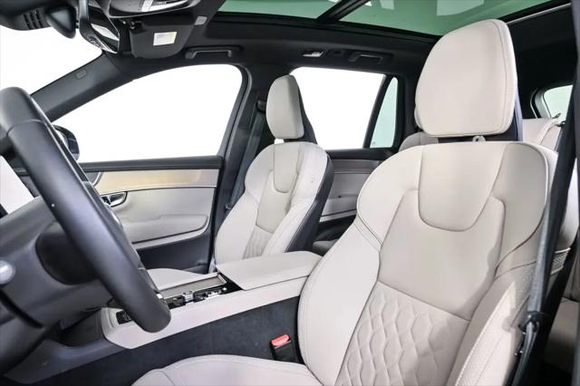 2025 Volvo XC90 B5 Core