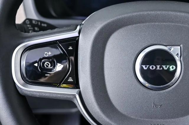 2025 Volvo XC90 B5 Core
