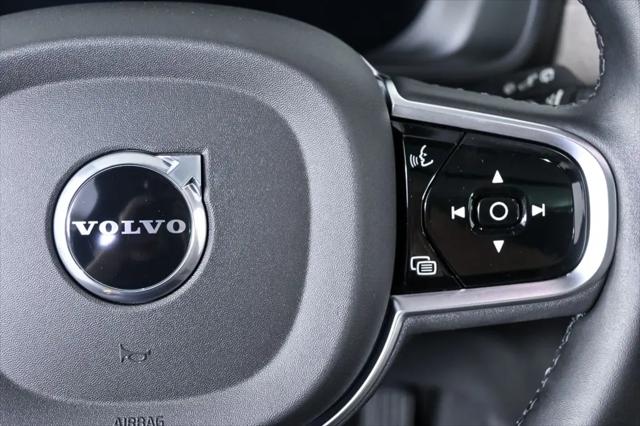 2025 Volvo XC90 B5 Core