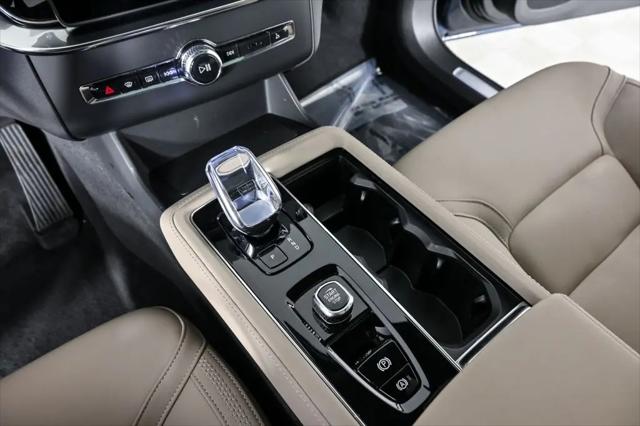 2025 Volvo XC90 B5 Core