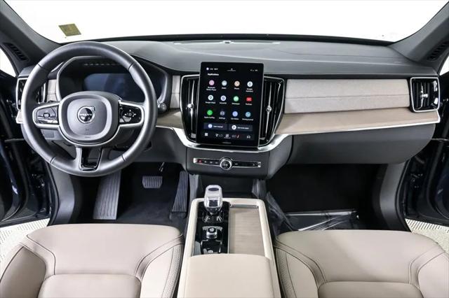 2025 Volvo XC90 B5 Core