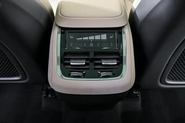 2025 Volvo XC90 B5 Core