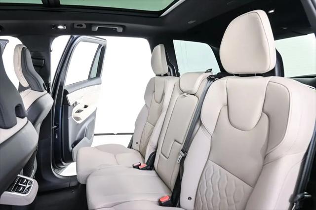 2025 Volvo XC90 B5 Core