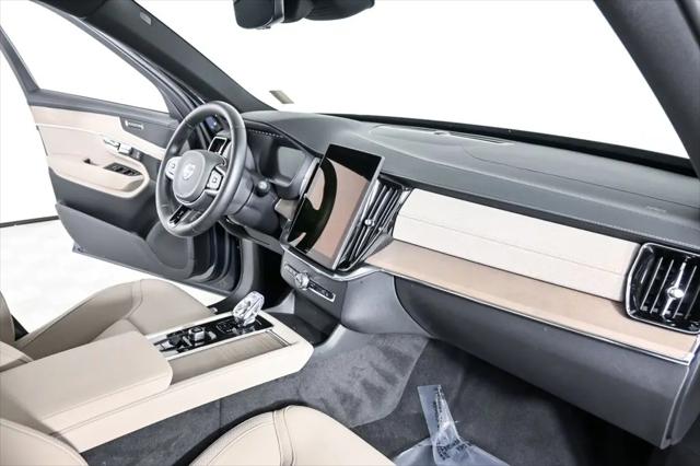 2025 Volvo XC90 B5 Core