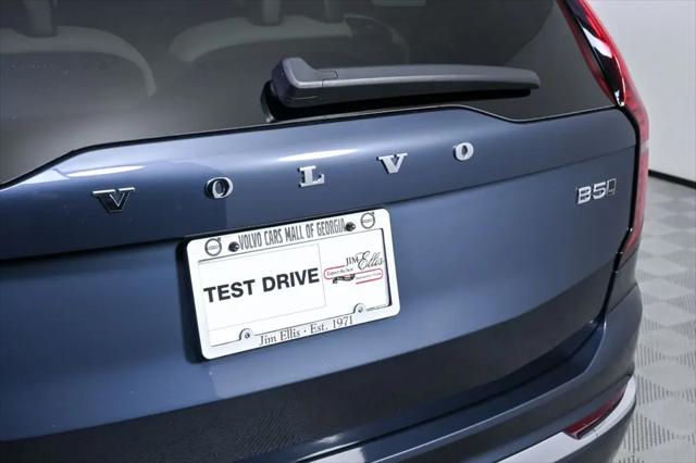 2025 Volvo XC90 B5 Core