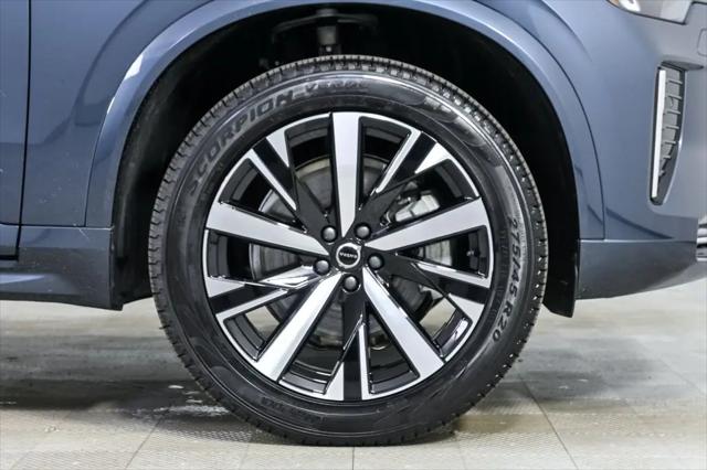 2025 Volvo XC90 B5 Core