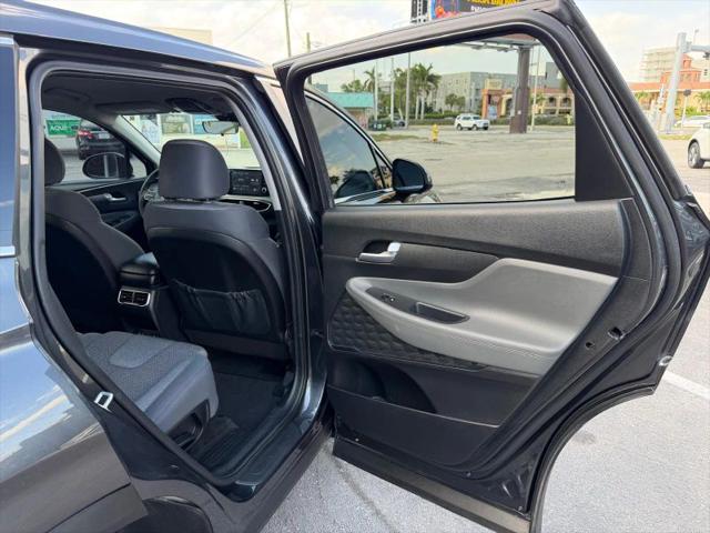 2021 Hyundai Santa Fe SE