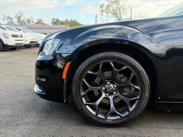 2019 Chrysler 300 Touring