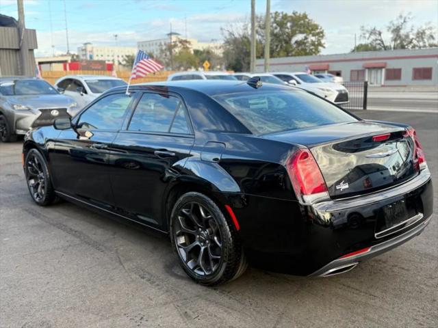 2019 Chrysler 300 Touring