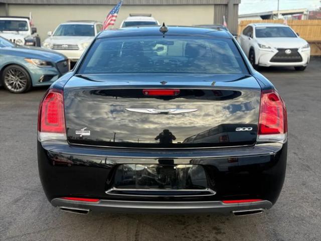 2019 Chrysler 300 Touring