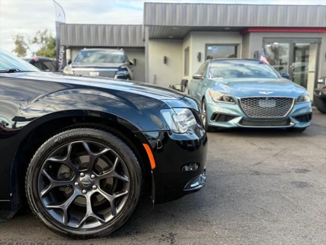 2019 Chrysler 300 Touring
