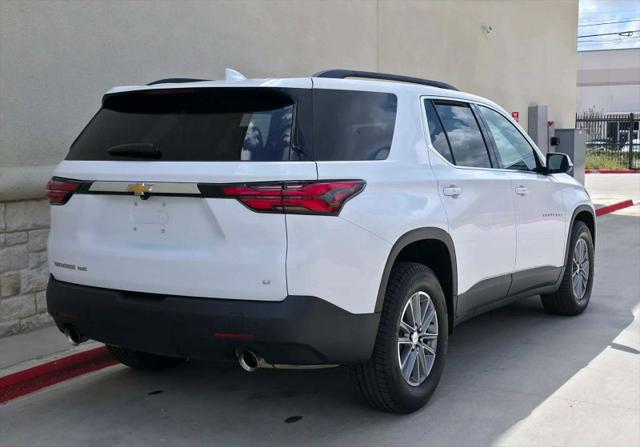 2022 Chevrolet Traverse AWD LT Cloth