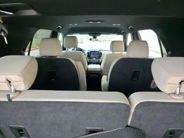 2022 Chevrolet Traverse AWD LT Cloth