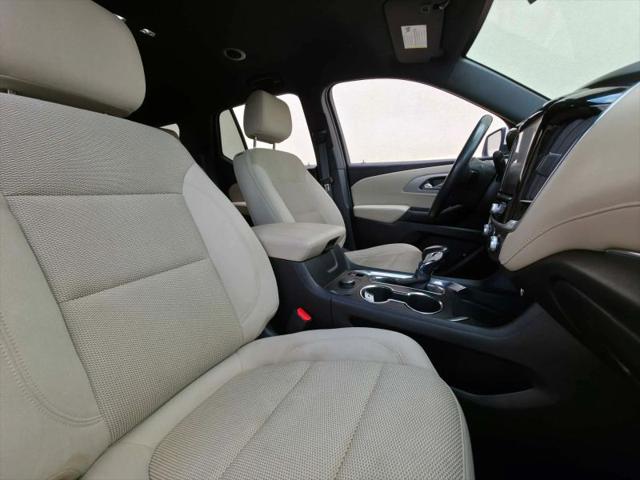 2022 Chevrolet Traverse AWD LT Cloth