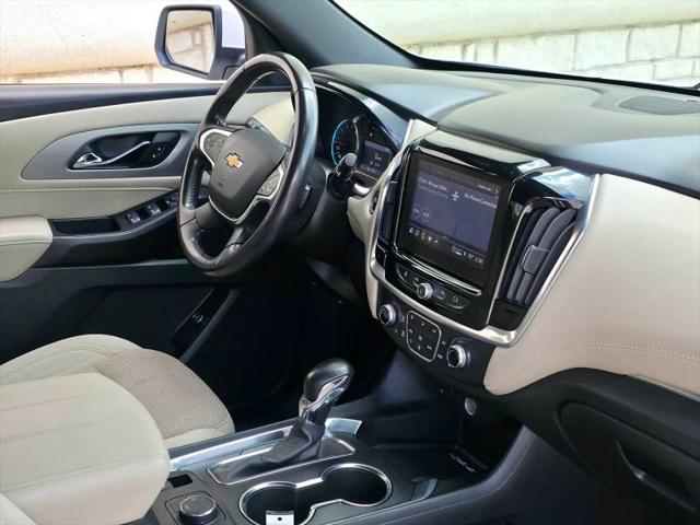 2022 Chevrolet Traverse AWD LT Cloth