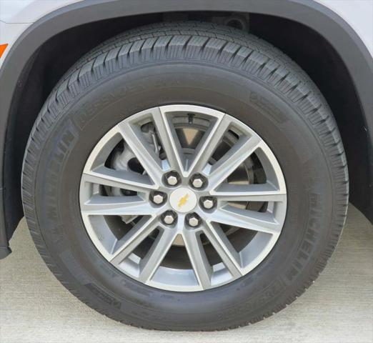 2022 Chevrolet Traverse AWD LT Cloth
