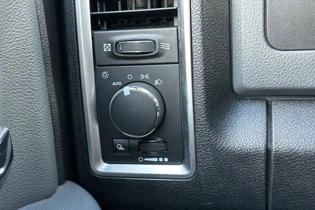 2017 Ram 1500 SLT Quad Cab 4x4 64 Box