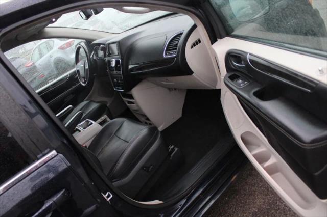 2011 Chrysler Town & Country Touring-L