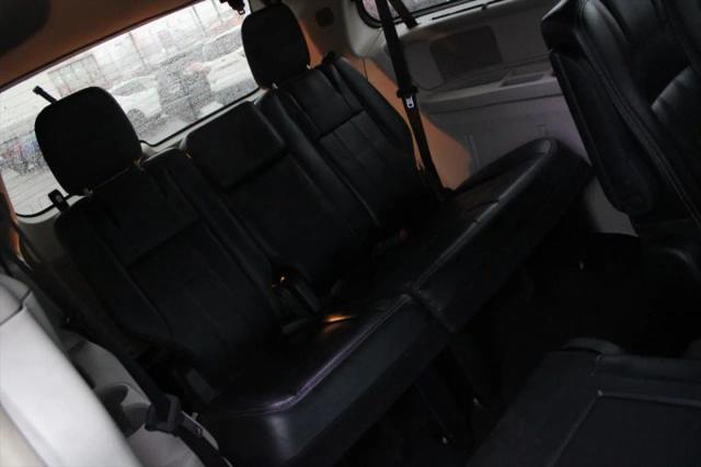 2011 Chrysler Town & Country Touring-L