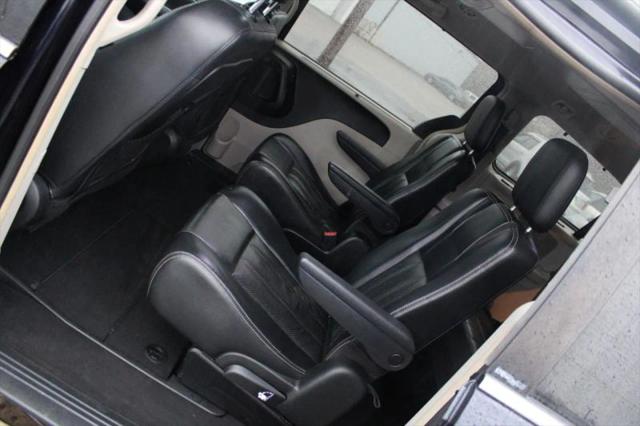 2011 Chrysler Town & Country Touring-L
