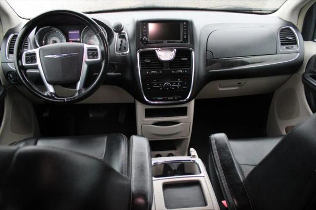 2011 Chrysler Town & Country Touring-L