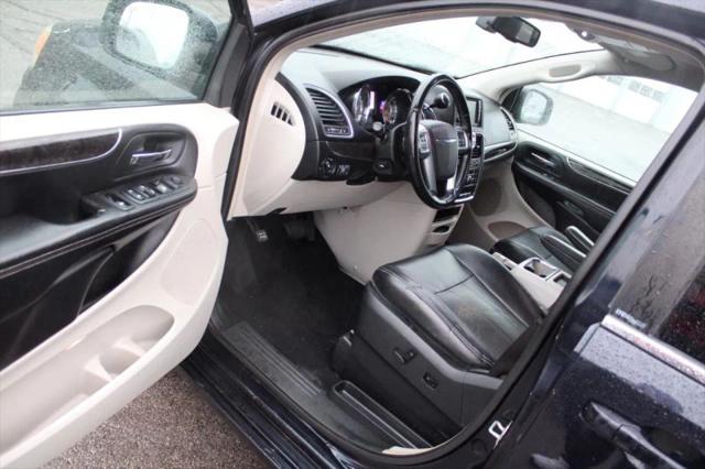 2011 Chrysler Town & Country Touring-L