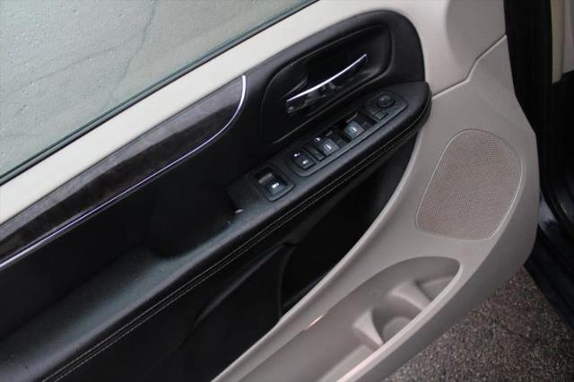 2011 Chrysler Town & Country Touring-L