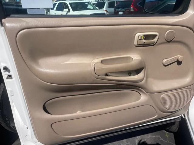 2000 Toyota Tundra Base