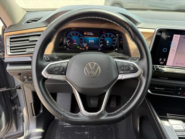 2026 Volkswagen Atlas SE with Technology